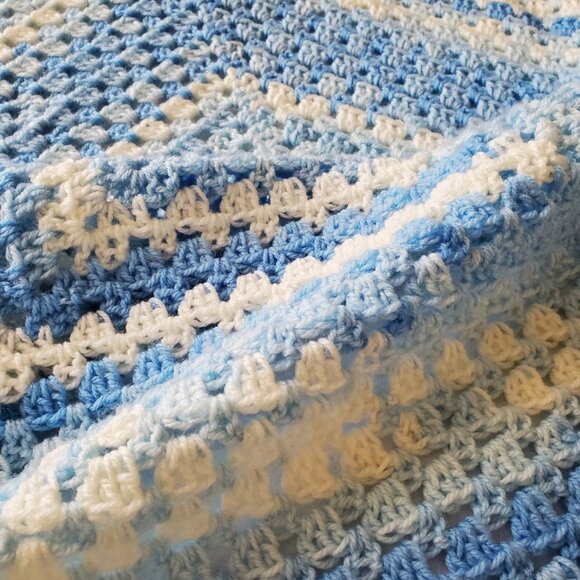 Crochet BABY BLANKET AFGHAN Granny Square 30"x 30" Blue White Girl Boy Girl - Picture 12 of 13